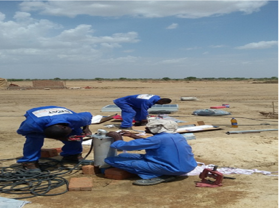 Projet de pompage solaire sur le terrain